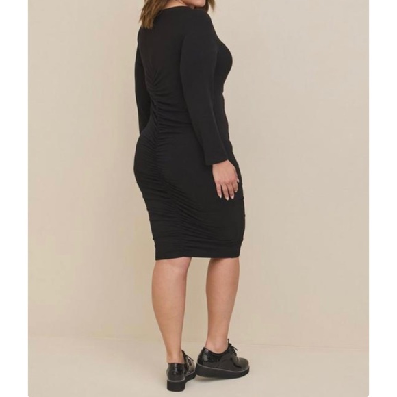 🆕 Black Shirred Mini Jersey Bodycon Dress 1 1X 14 16 NWT Torrid New! LBD - Picture 4 of 6